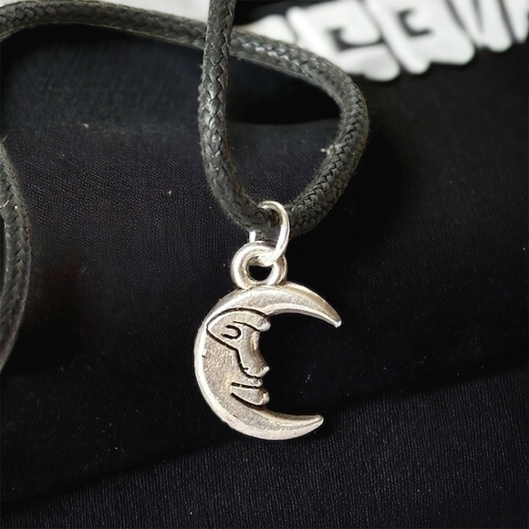 5 For $25💫Small Silver Crescent Moon Pendant Necklace - Picture 4 of 6